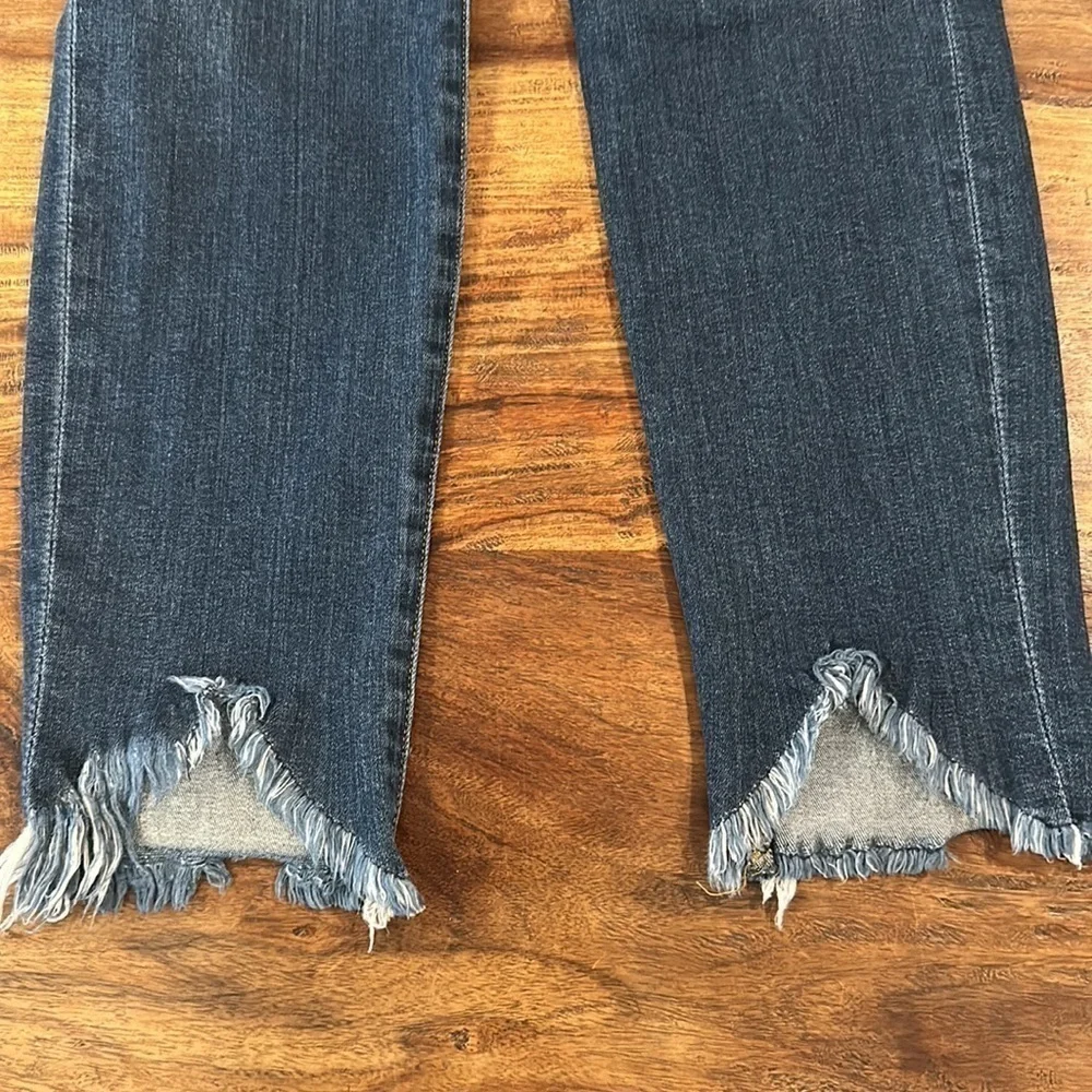 FRAME Le High Waist Triangle Hem Ankle Skinny Jeans in Sulham - Size 26